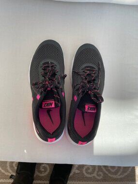Women's Nike Running Sneaker in size 8.5